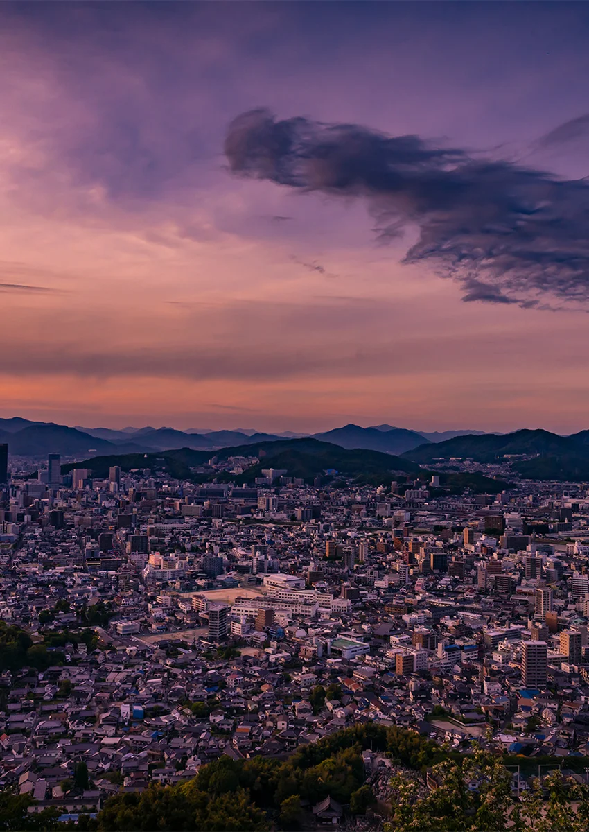 広島を拠点にWebサイトの構築や紙媒体、映像などの制作を行っている会社です