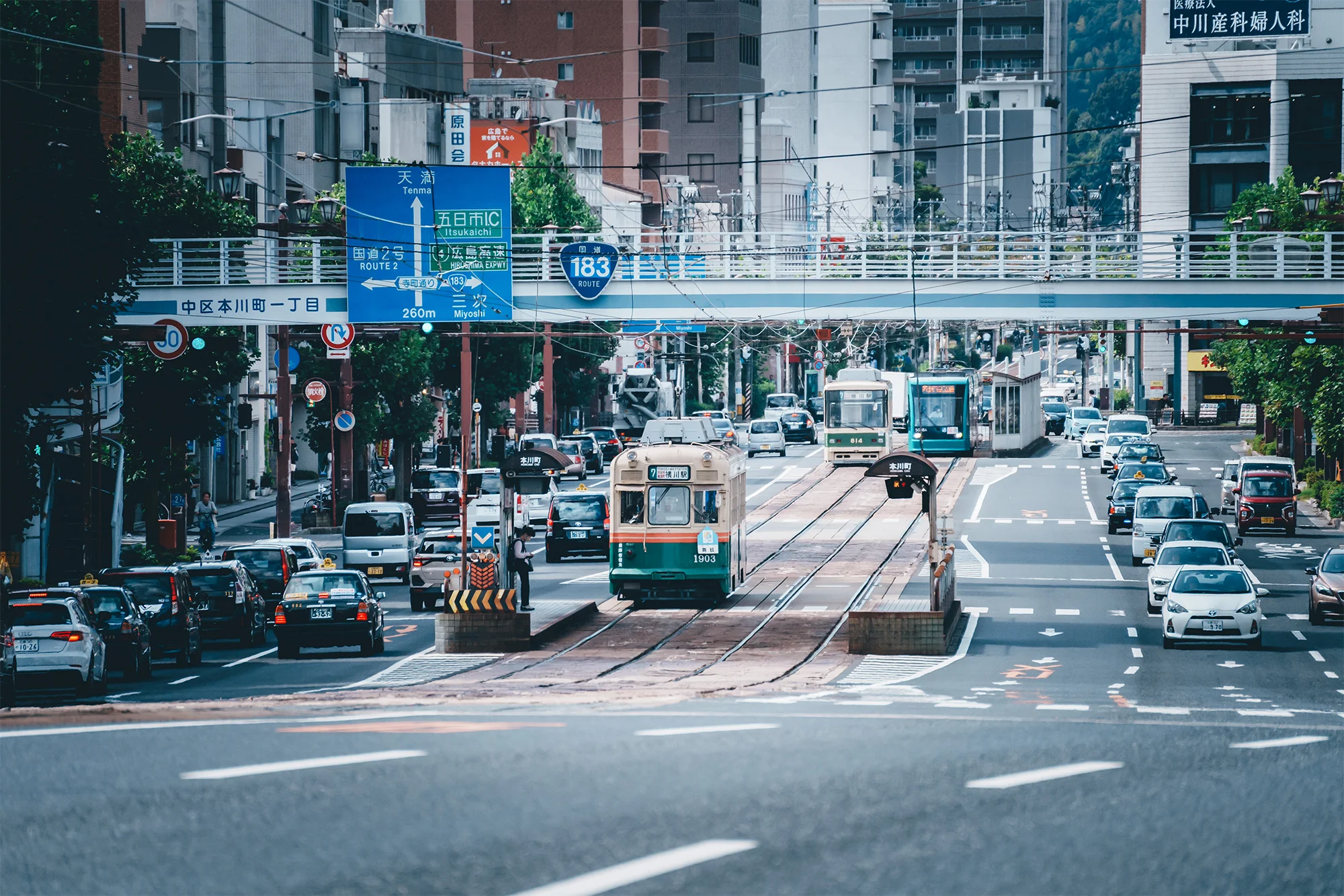 広島を拠点にWebサイトの構築や紙媒体、映像などの制作を行っている会社です