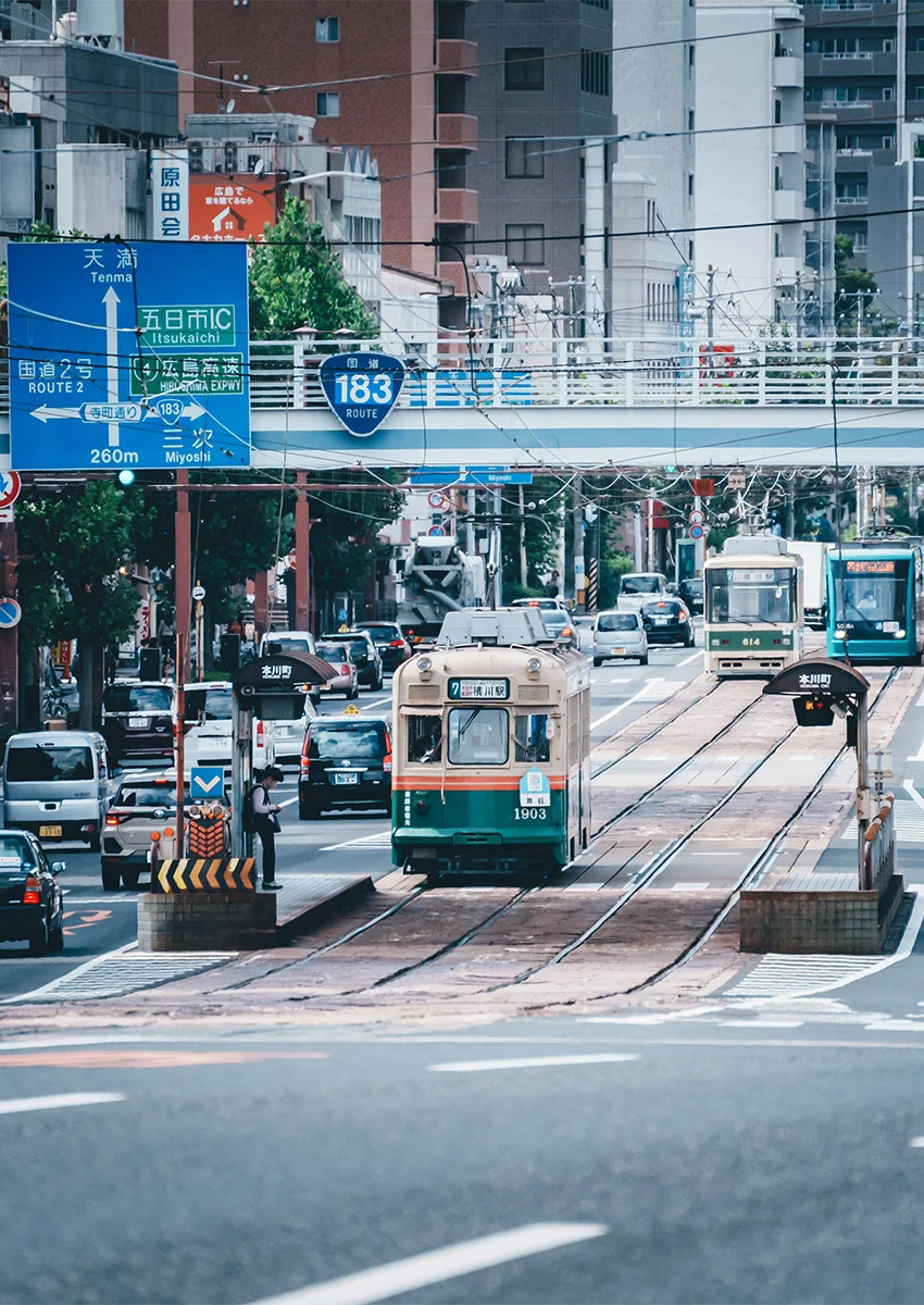広島を拠点にWebサイトの構築や紙媒体、映像などの制作を行っている会社です